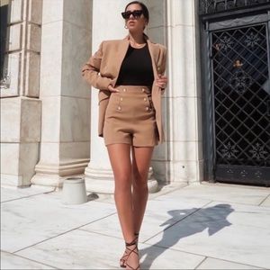 Zara women’s high waisted shorts tan khaki small